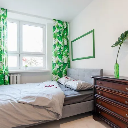 Apartment Heart Of Apt- Walking Distance Everywhere *