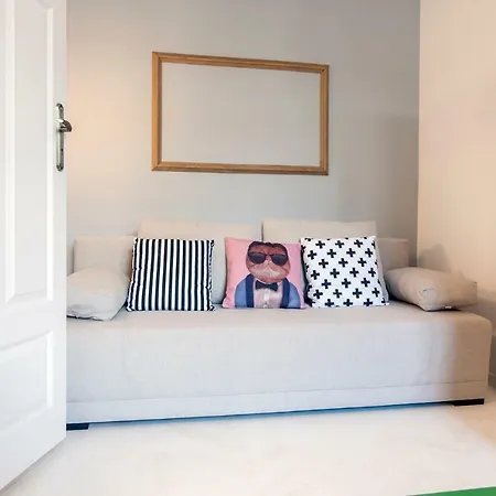 Apartment Heart Of Apt- Walking Distance Everywhere